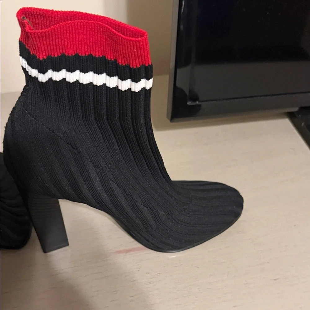 Black and Red Ankle Boots - Picture 3 of 5